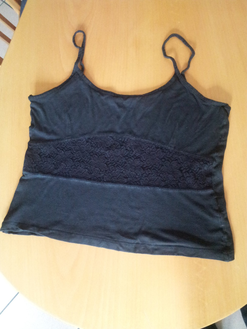 schwarzes cropped Shirt Gr M mit Spitze
