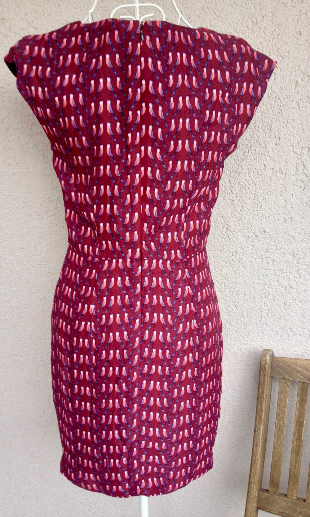 Wunderschönes Kleid mit Vogelmuster von Zara TRF