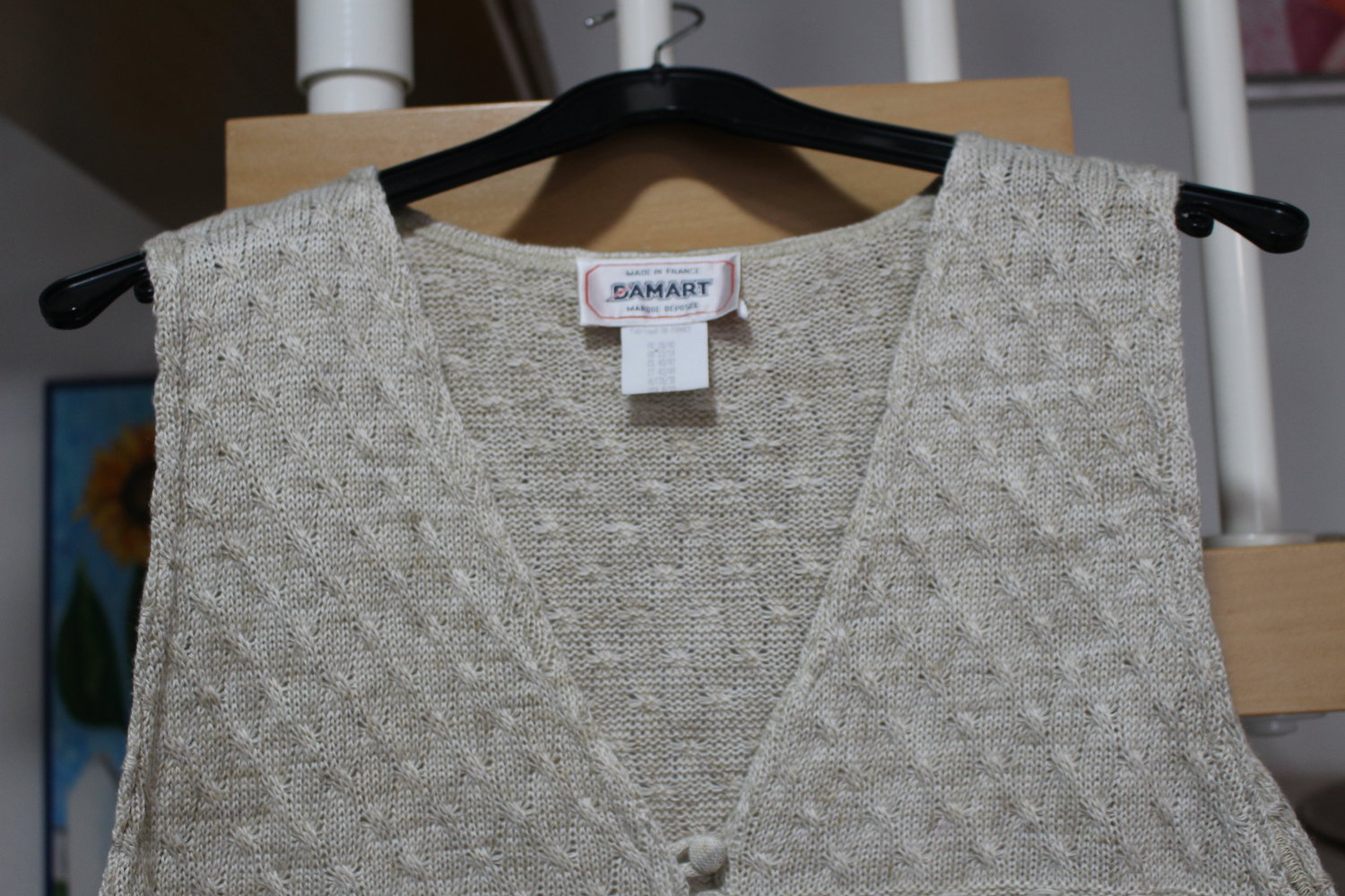354. Neue lange Strickweste von Damart/Frankreich, Gr. 38, beige