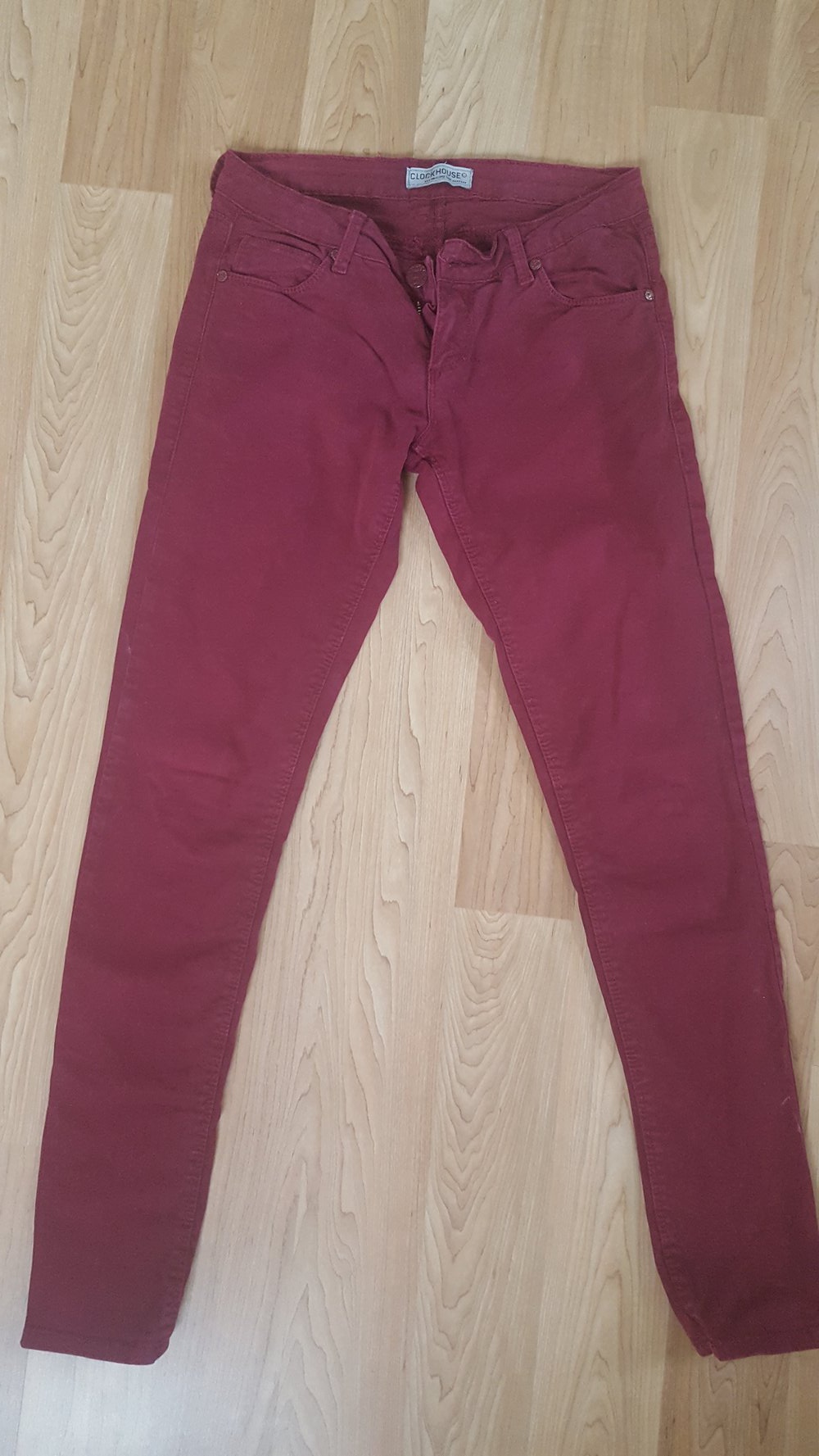 knallenge Röhrenjeans