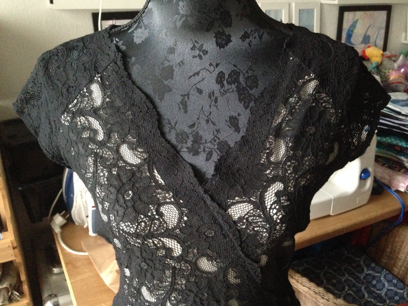Spitzenkleid 