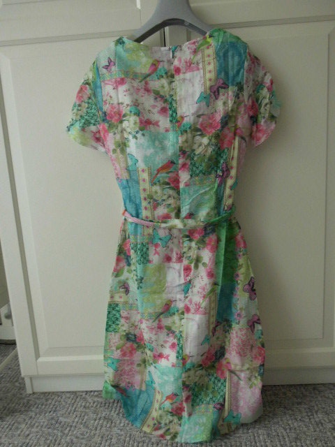Lola Paltinger , Himmelblau, zuckersüßes Couture Kleid mit zauberhaften Prints, Gr. 36, Neu mit Etikett, Baumwolle, Kurzarm, Patchwork 