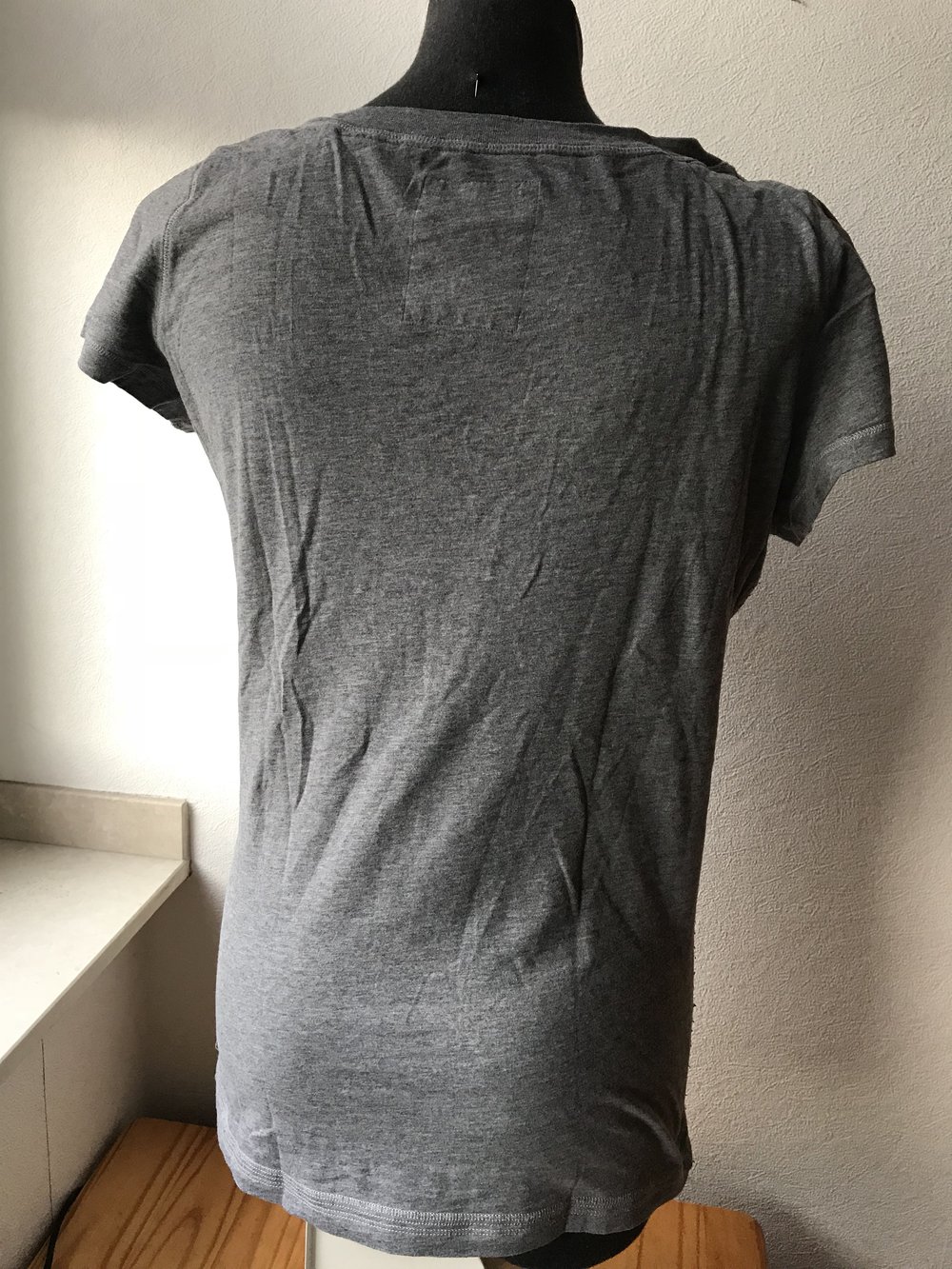 Superweiches Hollister T-Shirt mit weitem Ausschnitt