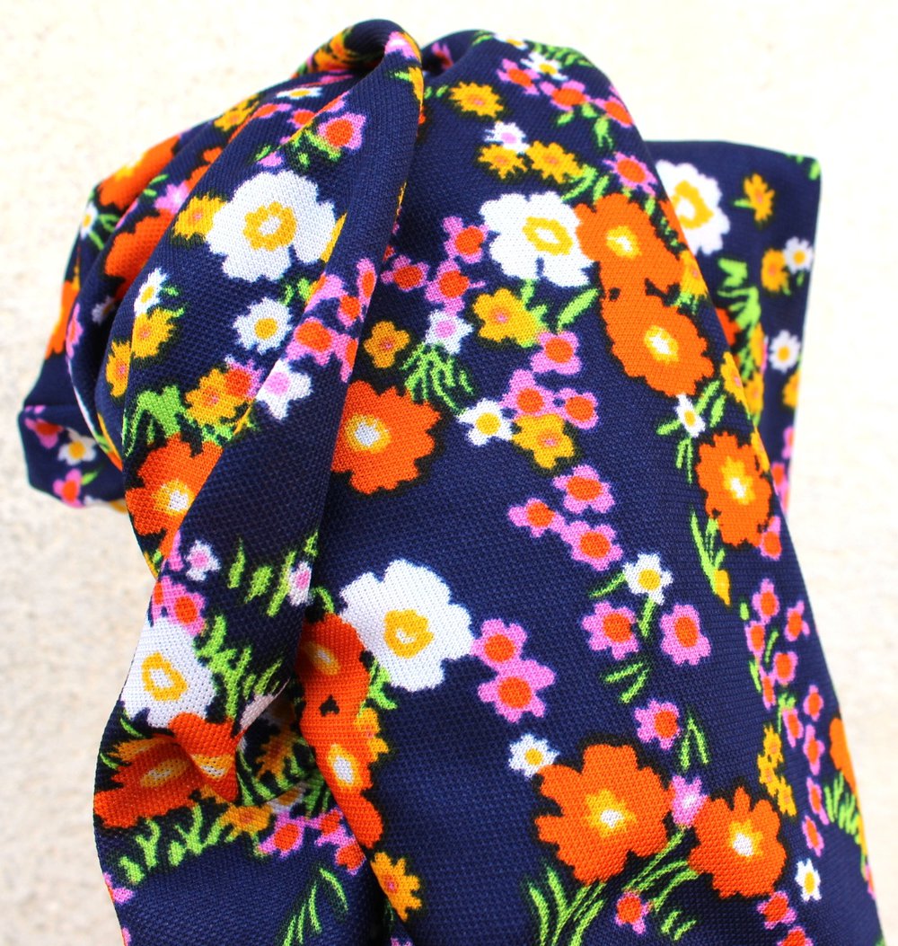 dunkelblaues True Vintagekleid mit Blumenmuster, DIY Unikat, ca. Größe 36