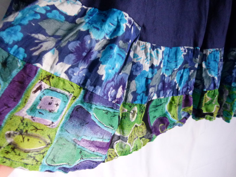 Stufen Rock, royalblau mit Blumenmuster, Boho Retro Vintage Goa Festival Lagenlook Landleben Mori Cottagecore