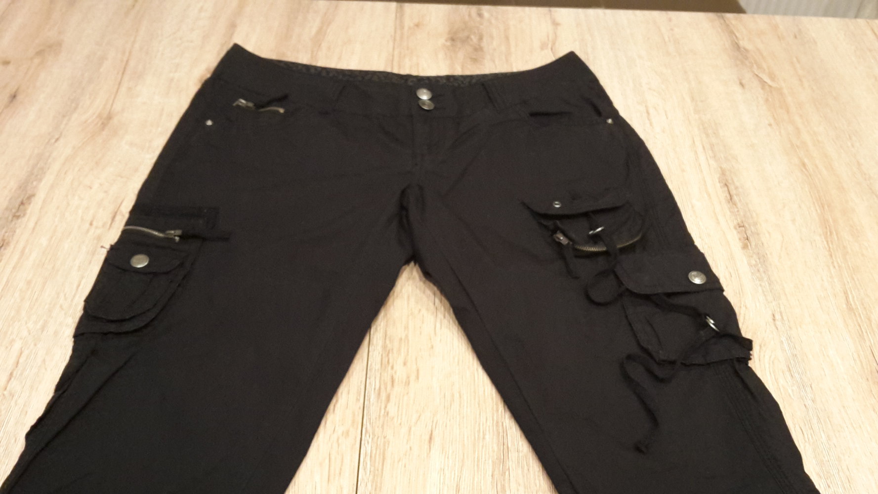 gr. 38 schwarz, 7/8 hose kurz bermuda gothic emo punk rock sommer