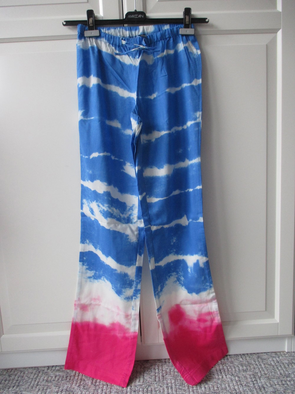 Rainbow, pink-weiß-hellblaue Hose mit Bindeband, die Lust auf den Sommer macht, Gr. 34