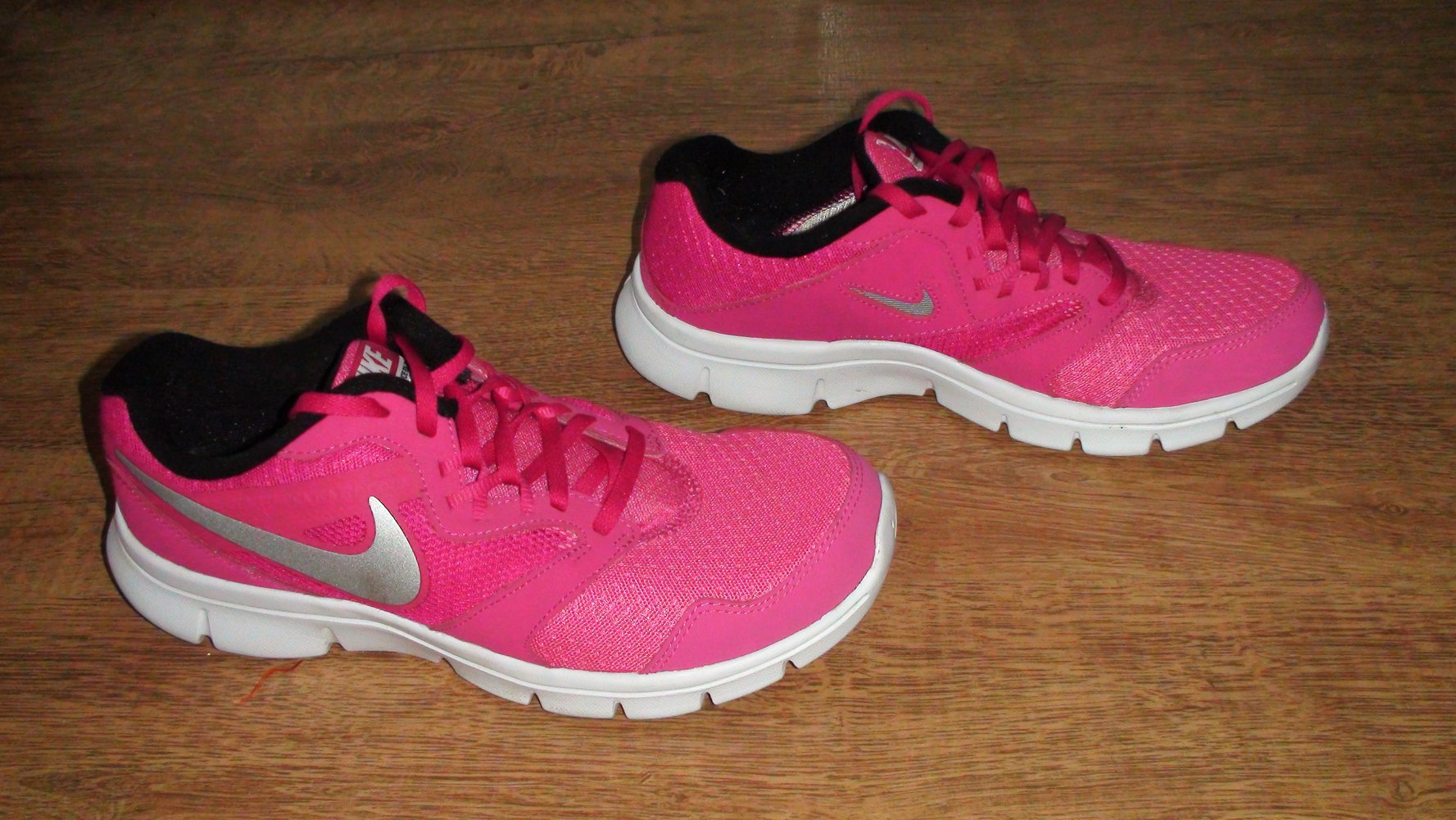 Nike neuwertige Running Sport Schuhe Gr.40