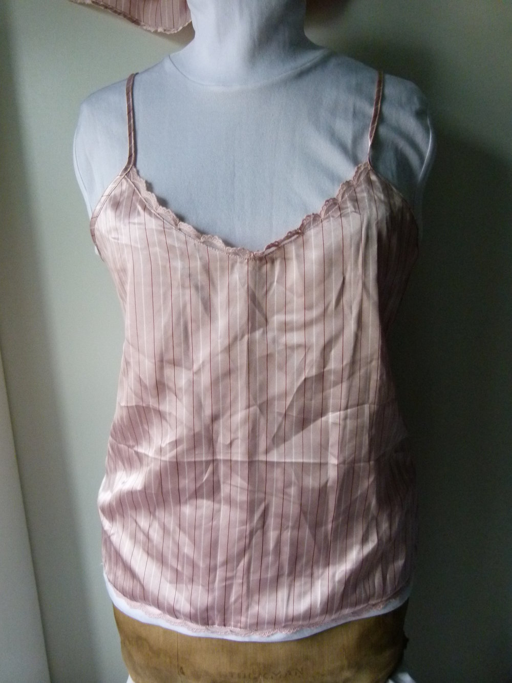 Satin Nachtwäsche Set, Shorty Shorts & Top, 2-teilig, altrosa bordeaux weiß gestreift, mit Spitze, Boho Mori Sommer Goa Festival