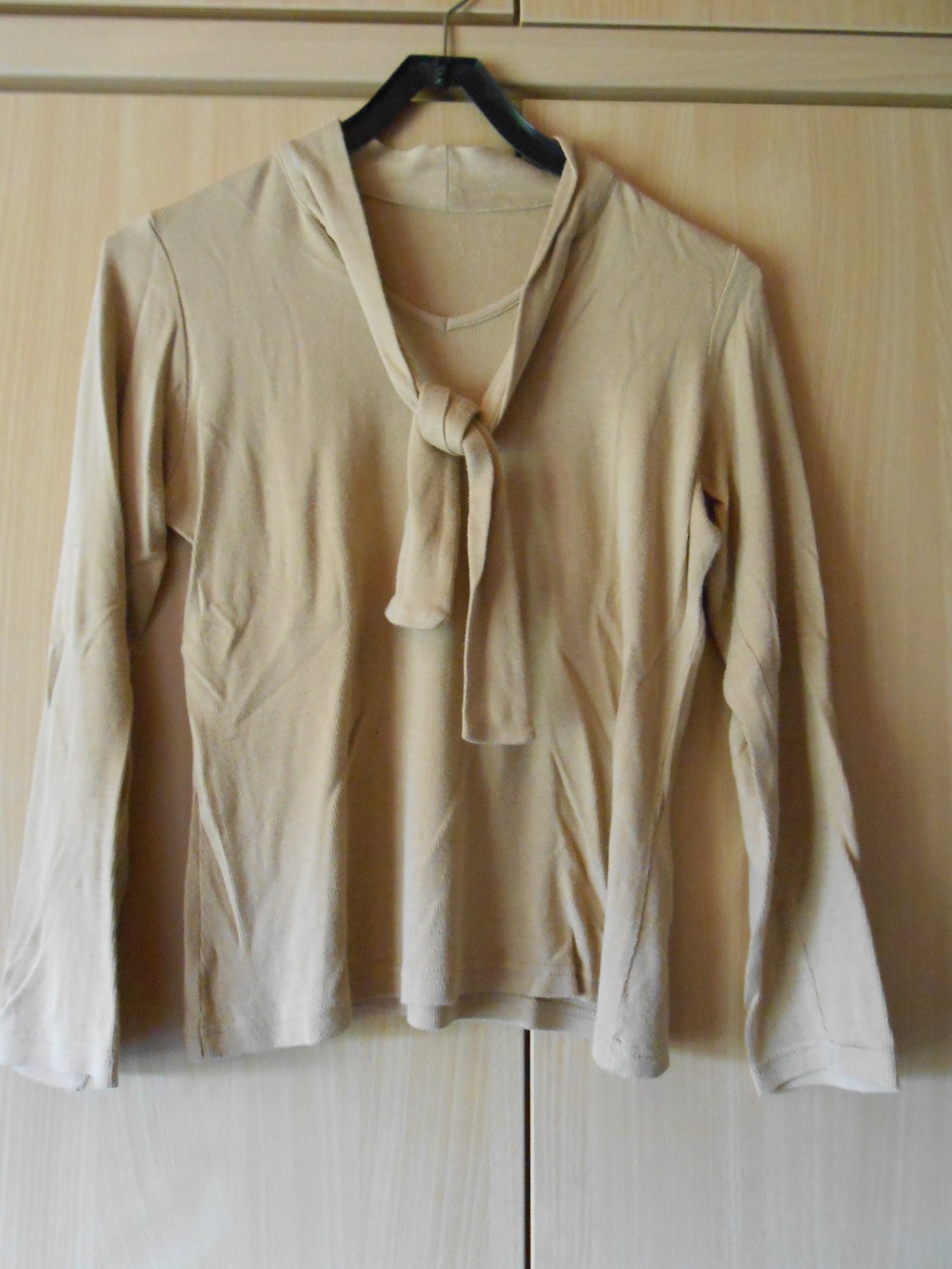 Beiger Pullover