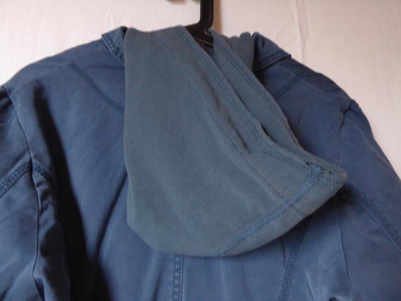 Blaue Jacke mit Sweat-Kapuze von C&A