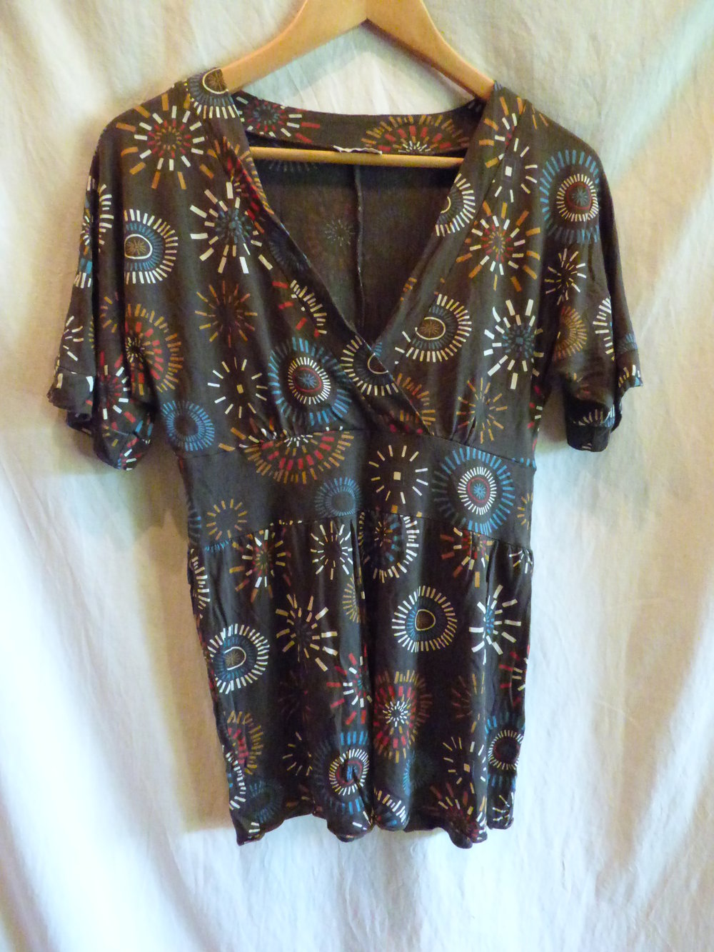 Braunes Tunikashirt mit Ethno-Print