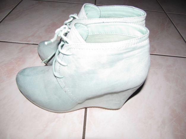 coole Ankle boots mit Keilabsatz