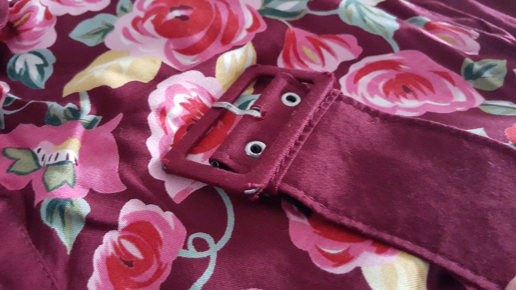 True Vintage langes Blumen Kleid Rot Weinrot Nostalgie mit Gürtel 40 M / L 