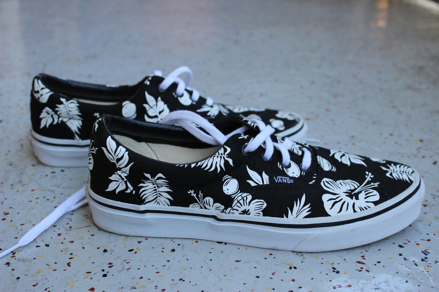 NEU! VANS Schnür-Sneaker low top schwarz weiß floral