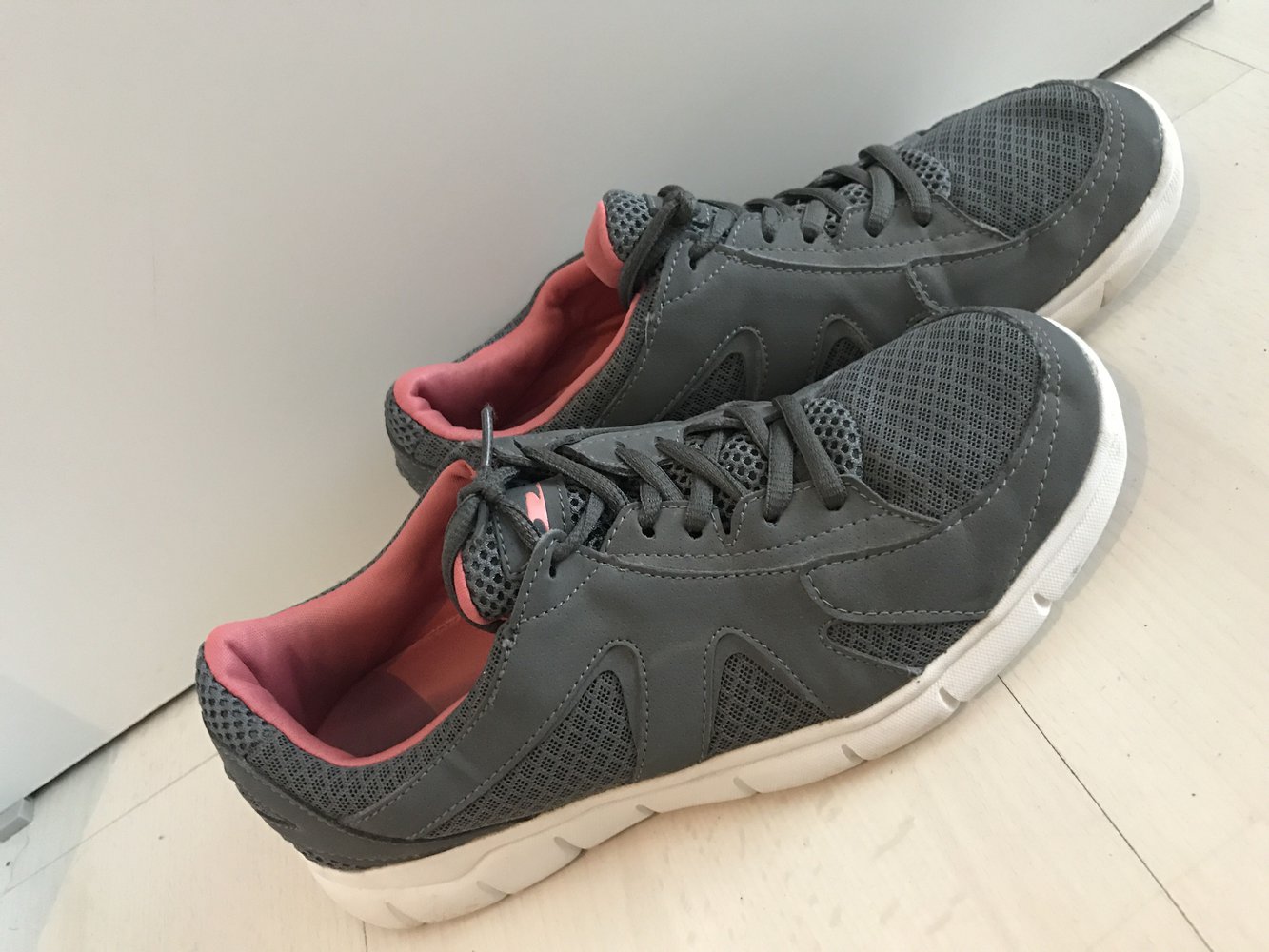 Turnschuhe in 38 