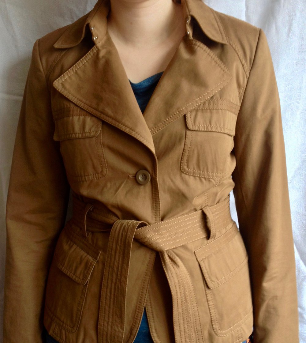 Wunderschöne Übergangsjacke im Trenchcoatlook von Donna by Hallhuber