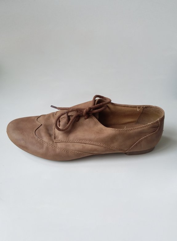 Schnürer Schuhe beige
