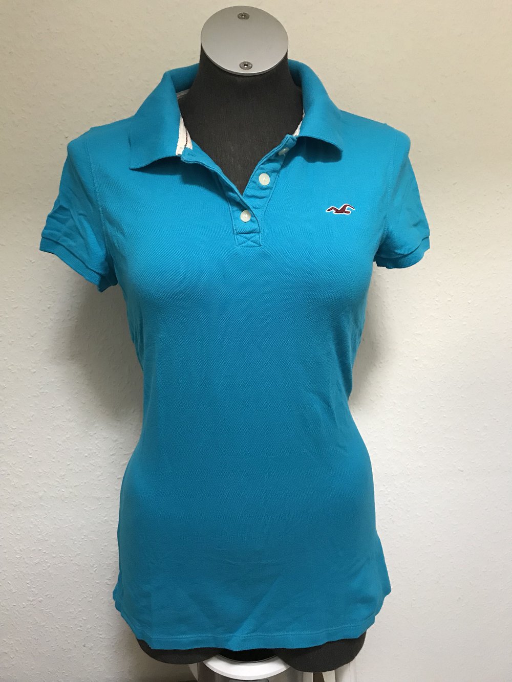 Knalliges Stretchpolo von Hollister