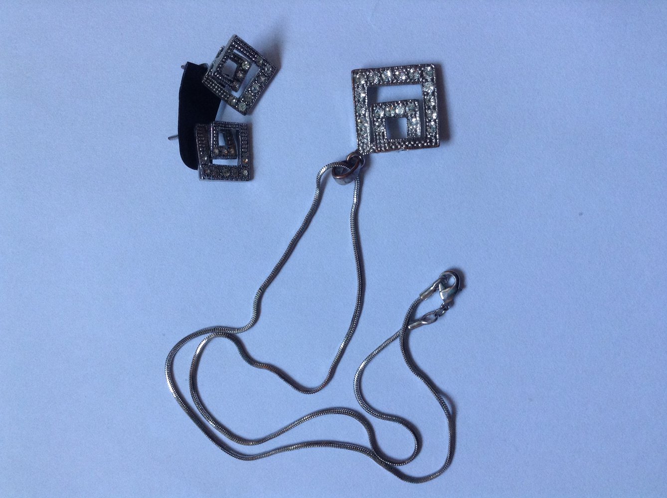 Kette mit Ohrringen