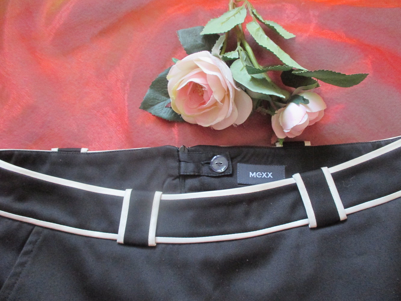 NEUw High-Waist A-Linie Mini- Rock mit Paspelierung 