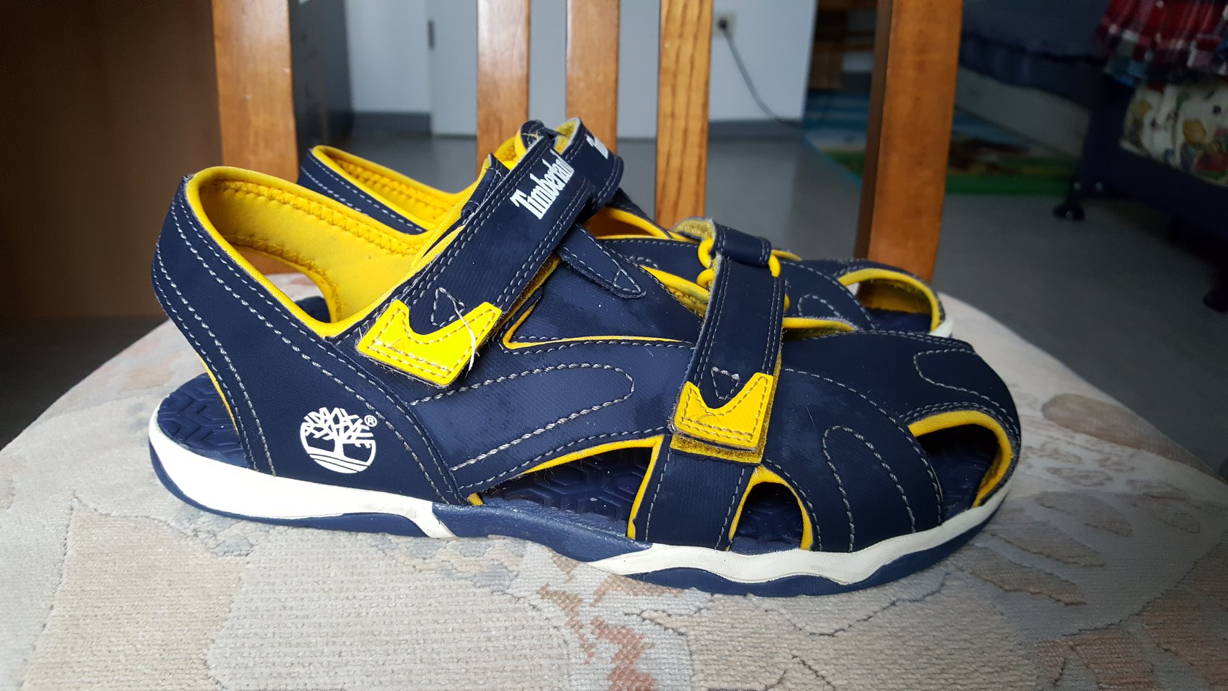438. Neuwertige Sandalen von Timberland, Gr. 39 