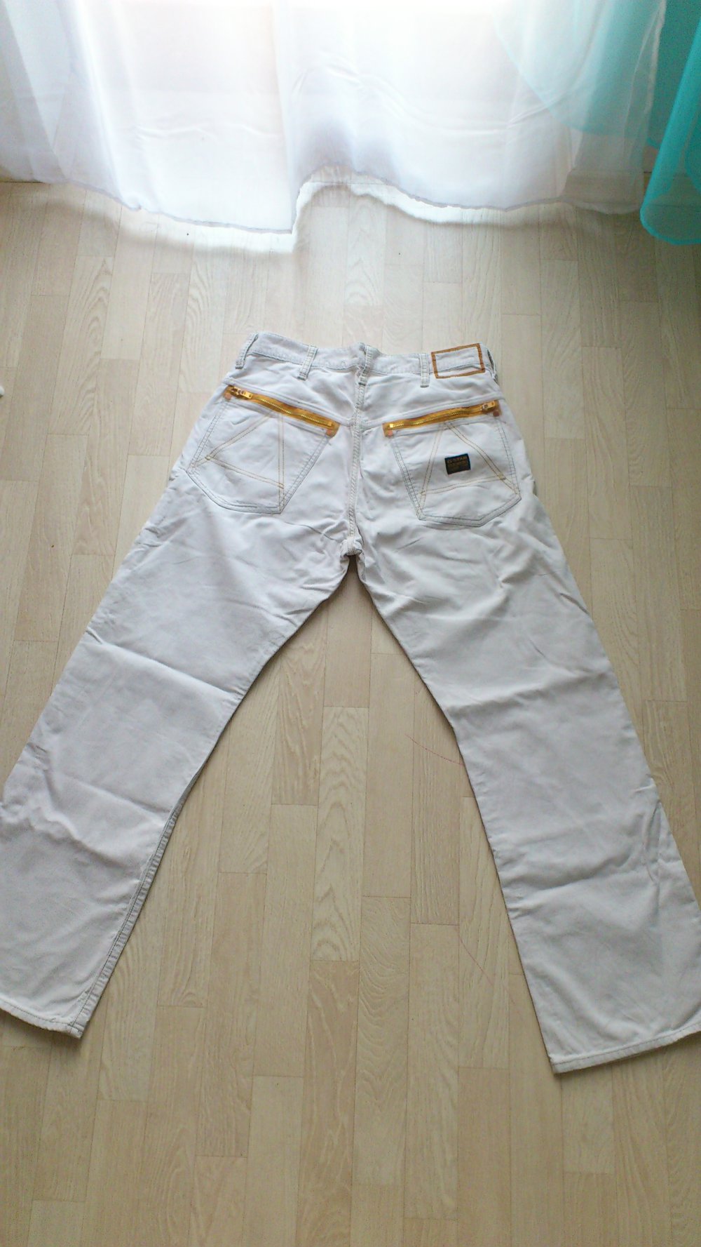 Weiße Herrenhose Gr. 32/32 G-Star weiss gold 