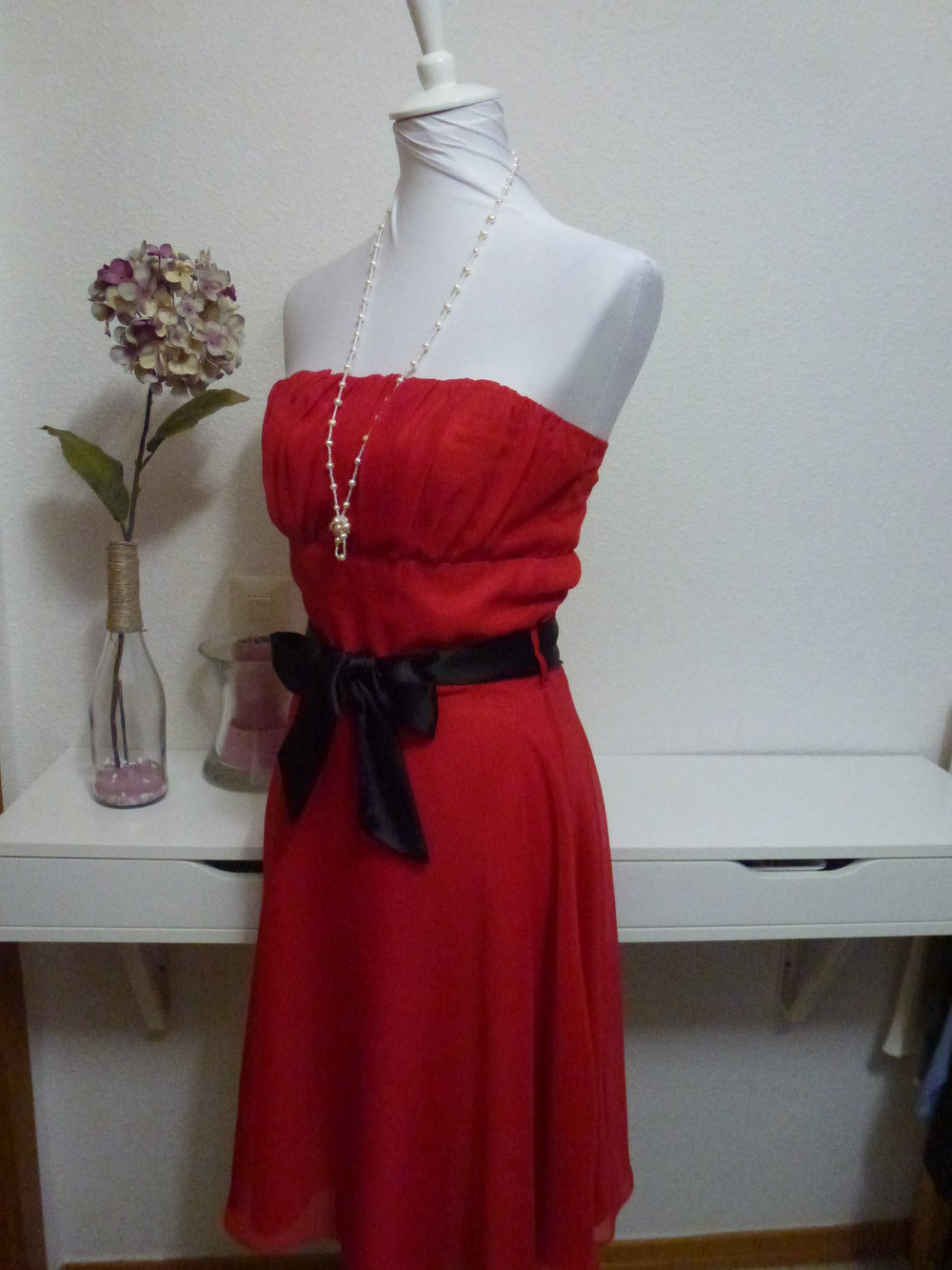 Schönes Minikleid/ Partykleid knielang in Gr. 34