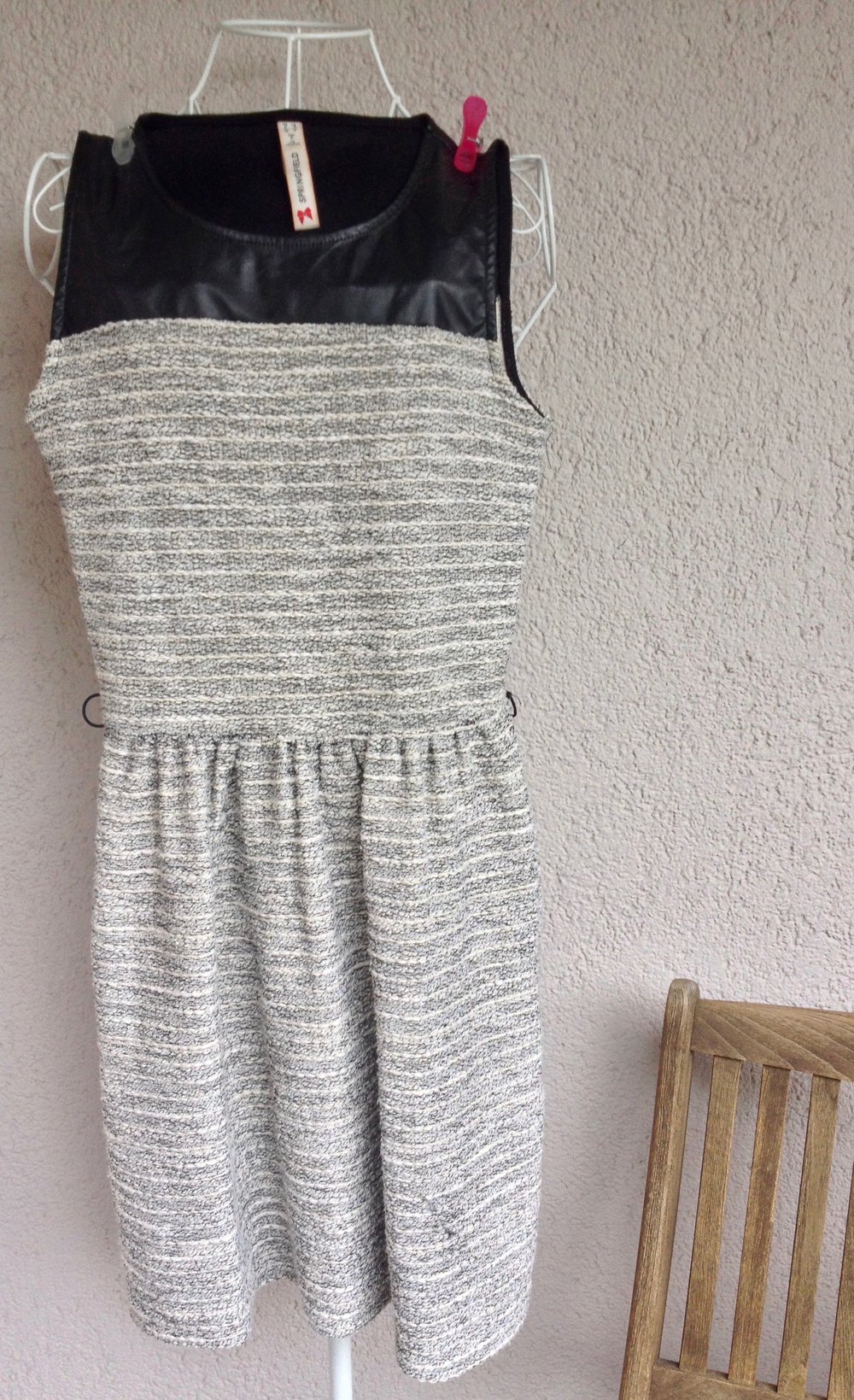 Schickes Kleid mit Lederimitat von Springfield