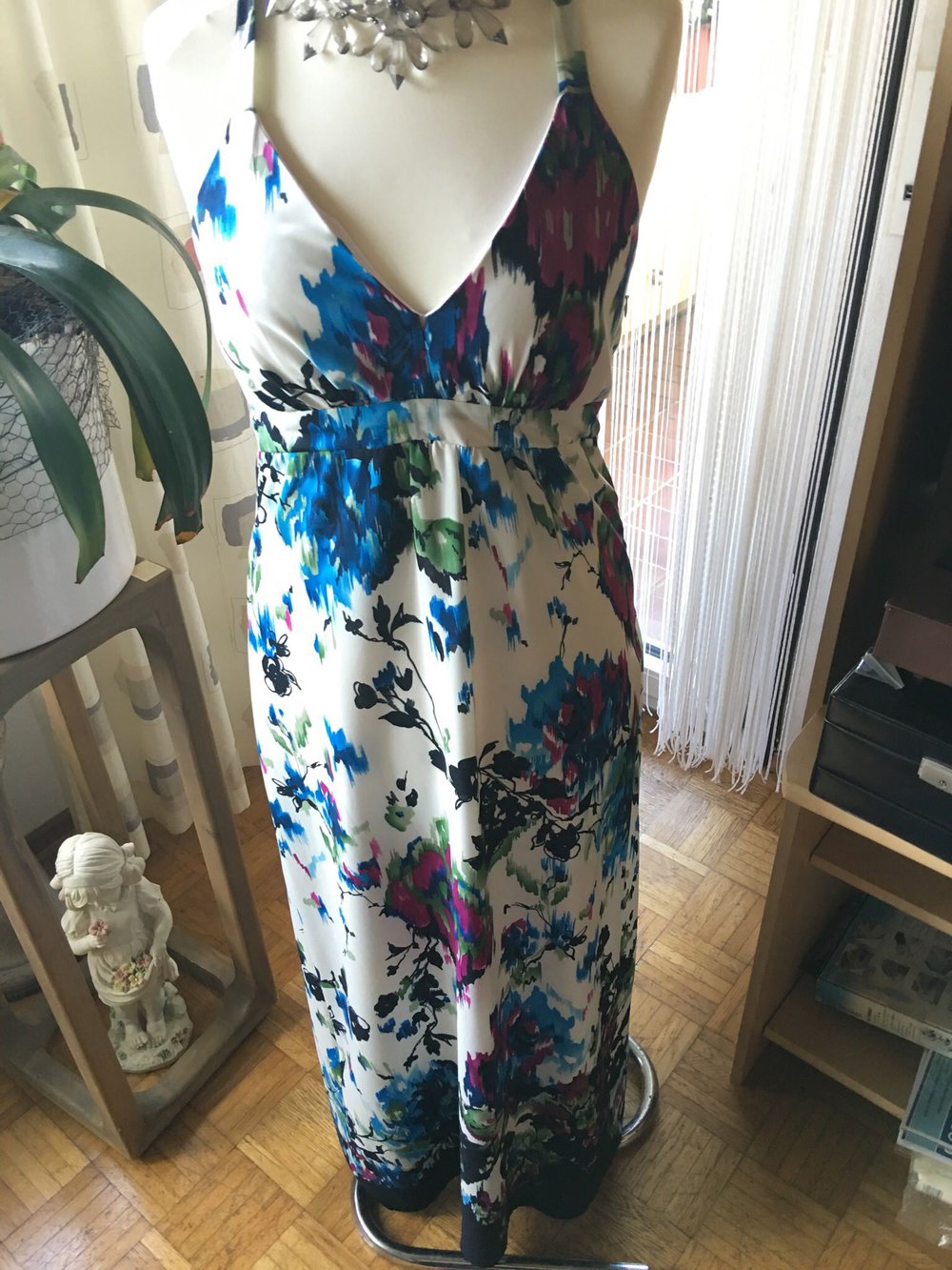 Hochwertiges Maxikleid im Blumenmuster