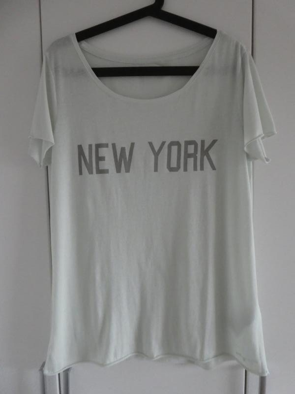 NEU – Only  – T-Shirt, mint mit grauem Aufdruck