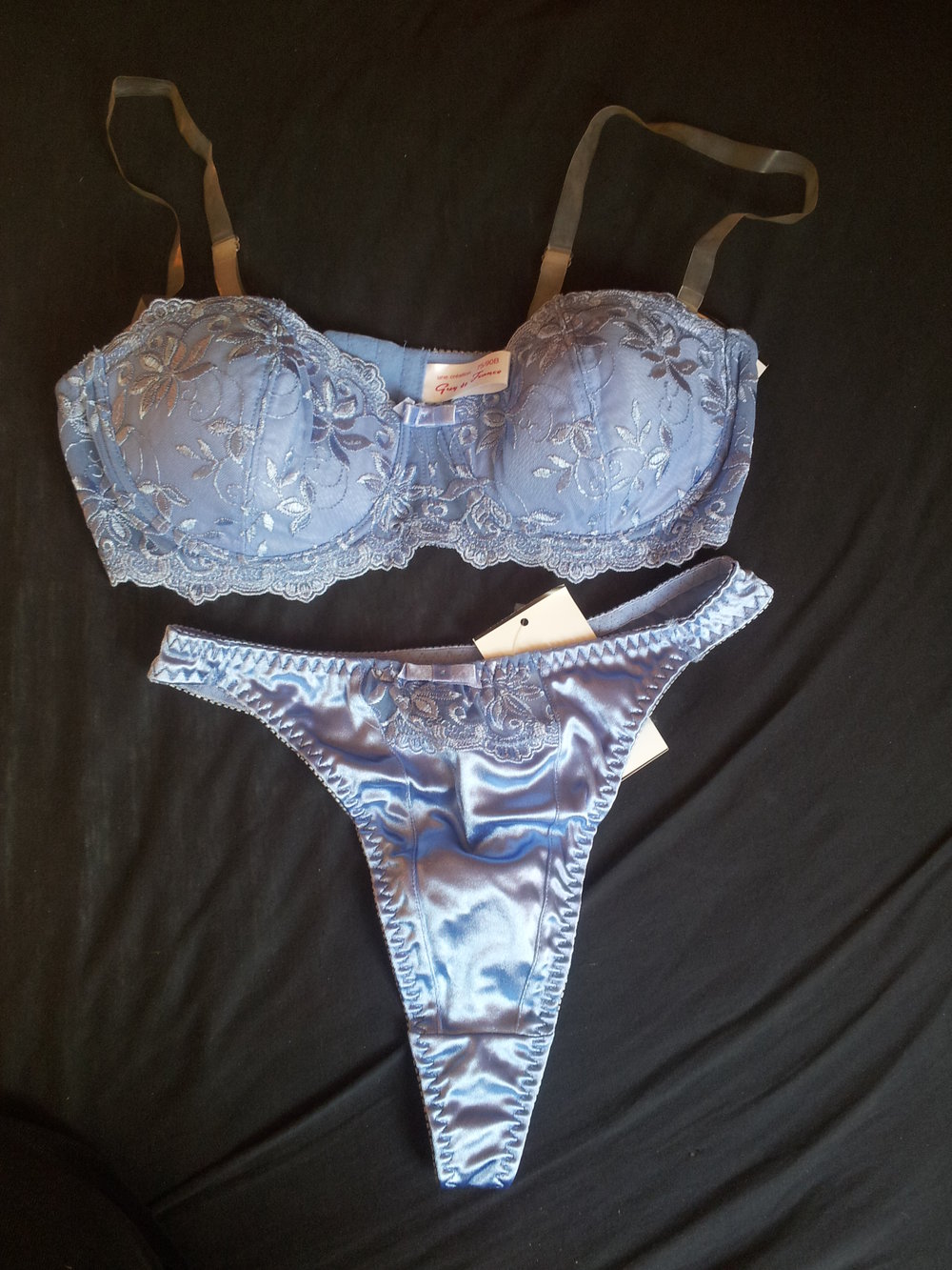 Guy de France, Set blaue Spitze, Seide 75B und S