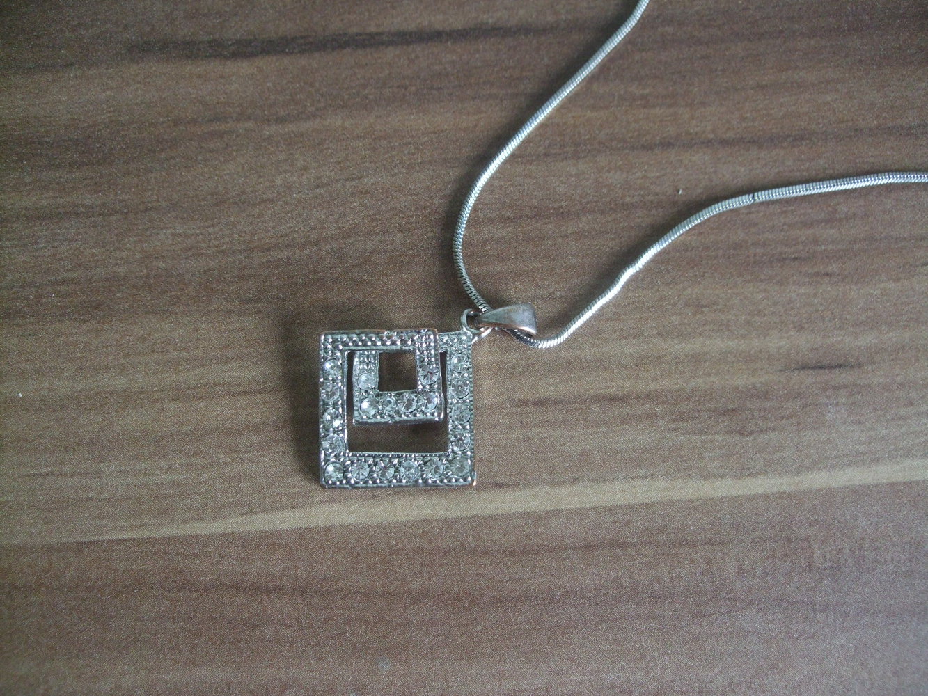 Kette mit Ohrringen