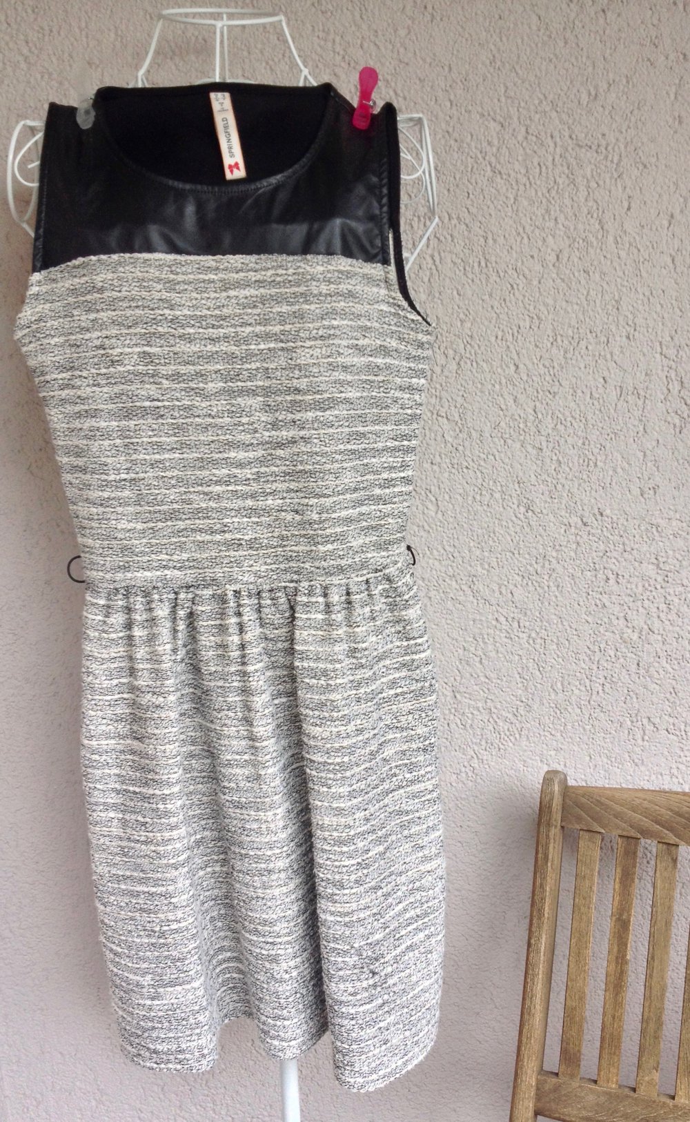 Schickes Kleid mit Lederimitat von Springfield