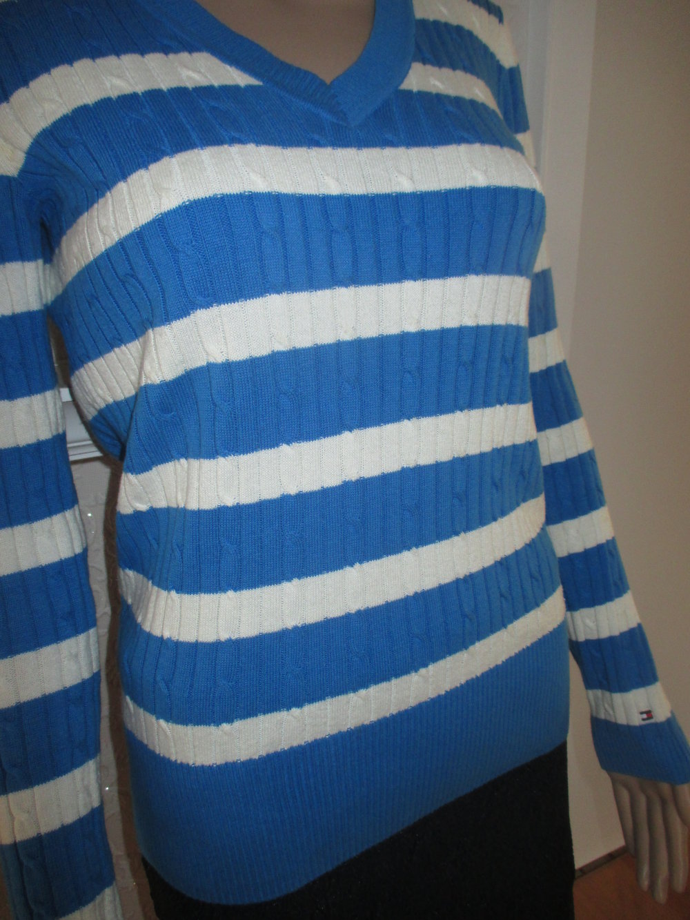 NEU Streifen Zopfmuster V- Ausschnitt Strick- Pullover ''TOMMY HILFIGER'' Gr. 36- 38/ S türkis- weiss