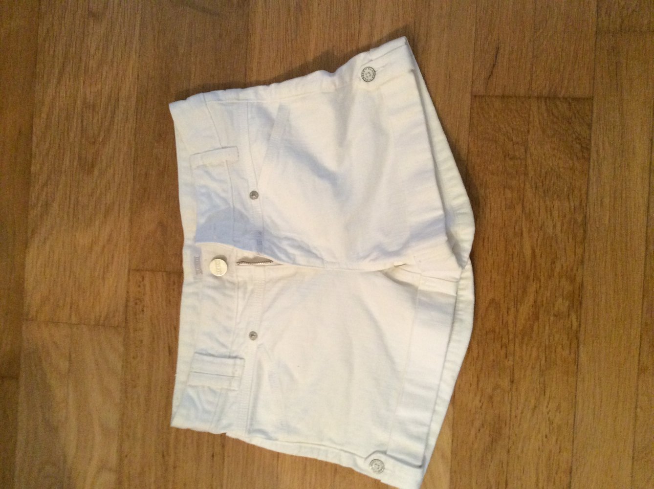 Closed kurze Hose hotpants neuwertig Größe 26 weiß 