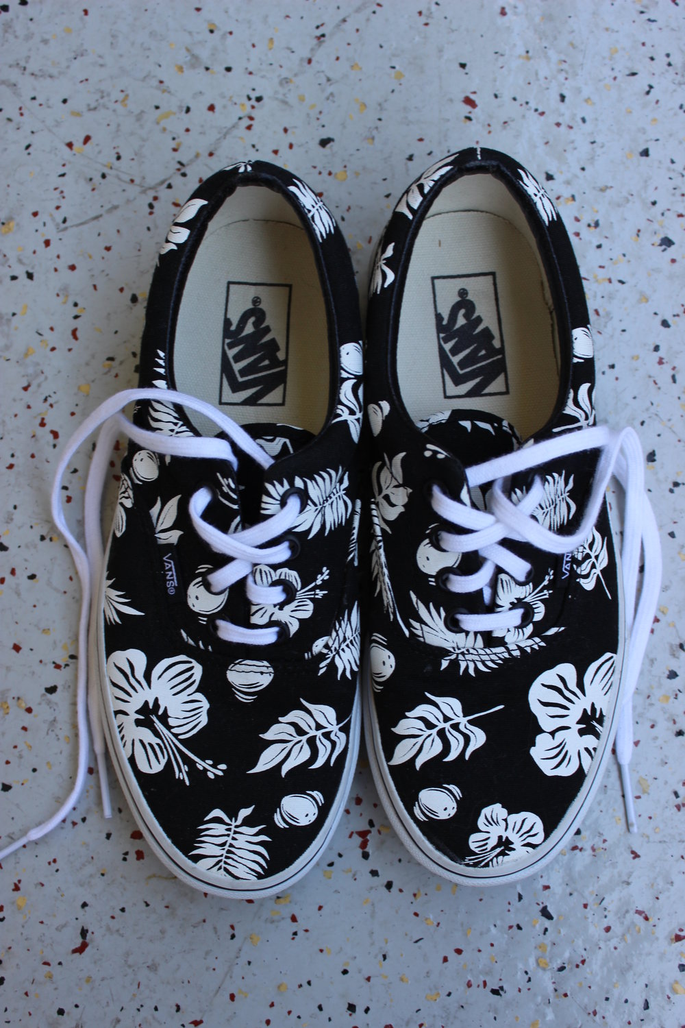 NEU! VANS Schnür-Sneaker low top schwarz weiß floral