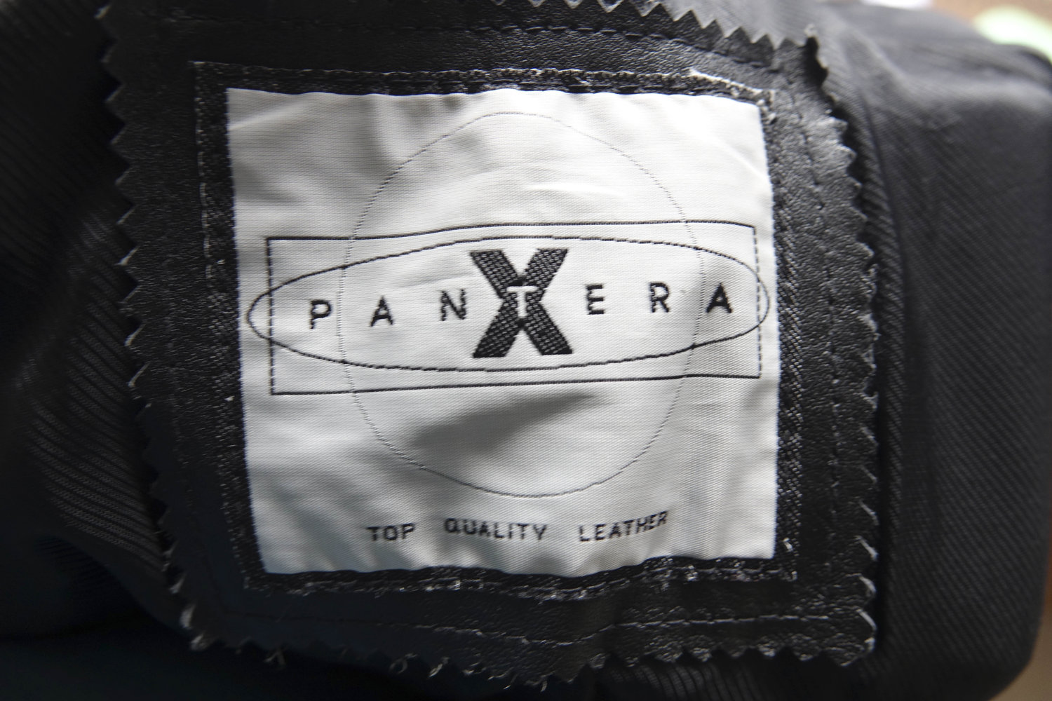 Wunderschöne Schwarze Pantera Lederjacke Größe S