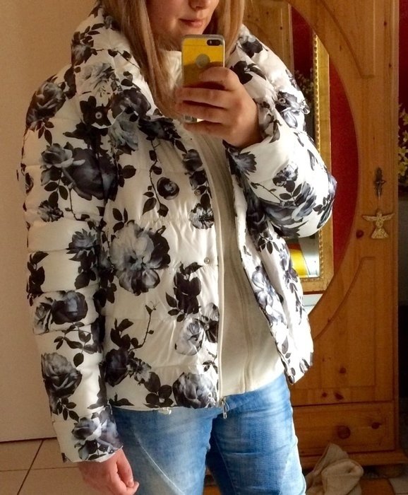  Fluffige, sehr schöne warme Jacke / Flower  Blumen- Muster 