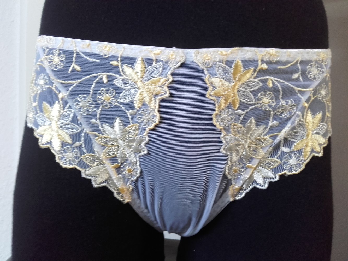 Magali, gelbweiß durchsichtiig, slip 40 BH 75C