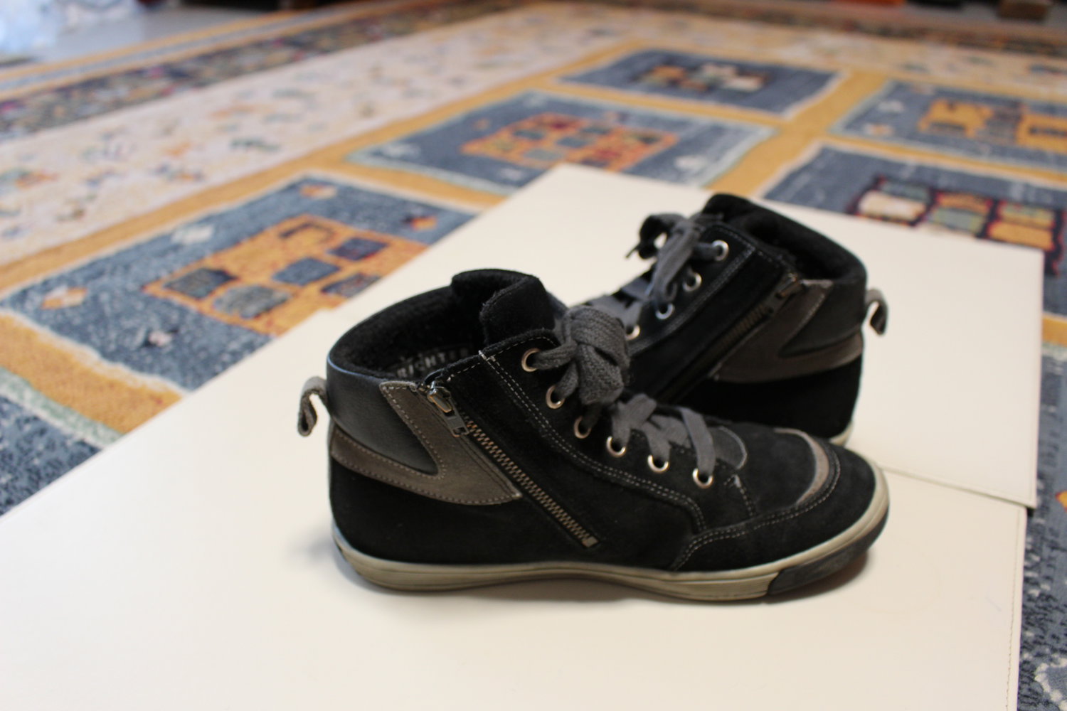 223. Hohe Ledersneakers von Richter, Gr. 35