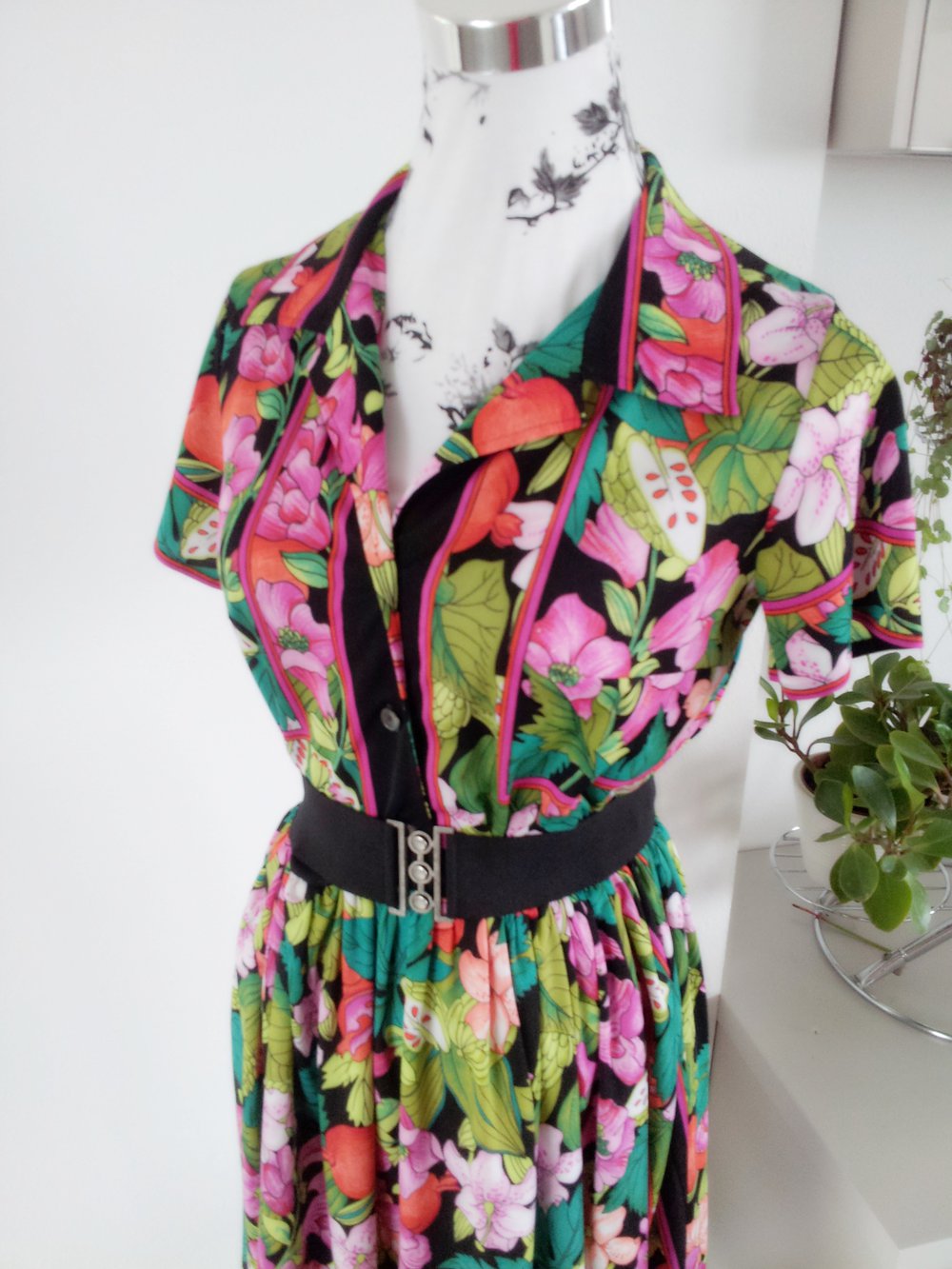 Buntes Kleid Uni 50,60 Jahre stiel 