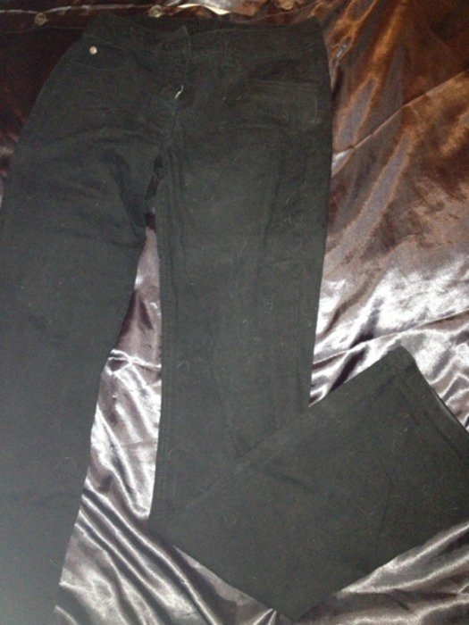schwarze Jeans Avanti Taschen Gürtel