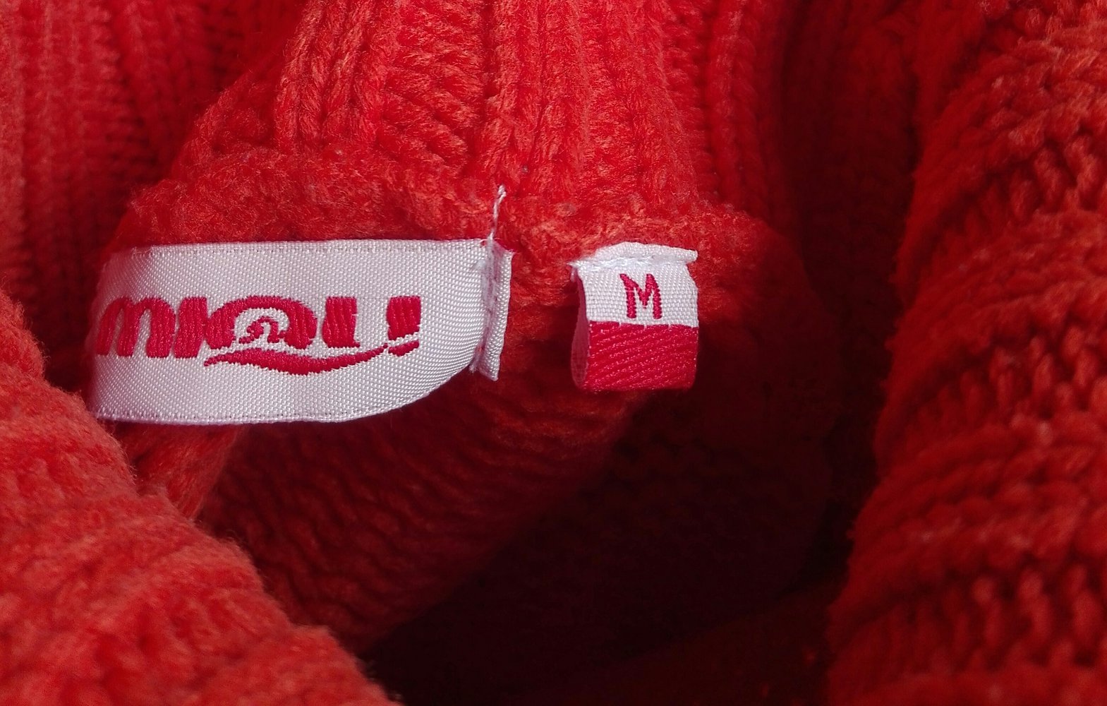 oranger Rollkragenpullover