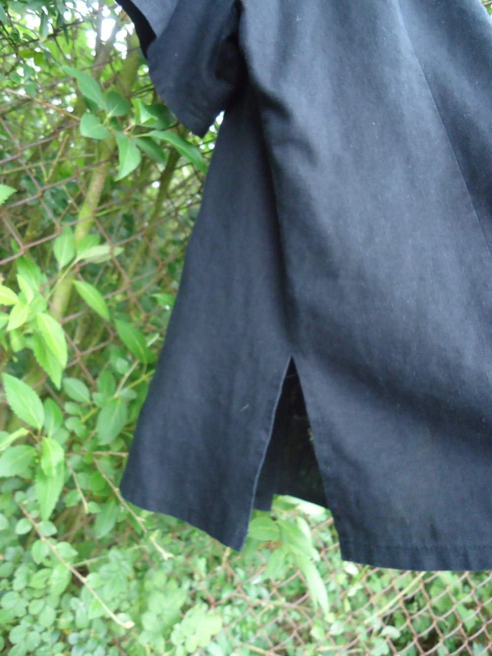  Leinenbluse mit floralen Stickereien  in dunkelblau