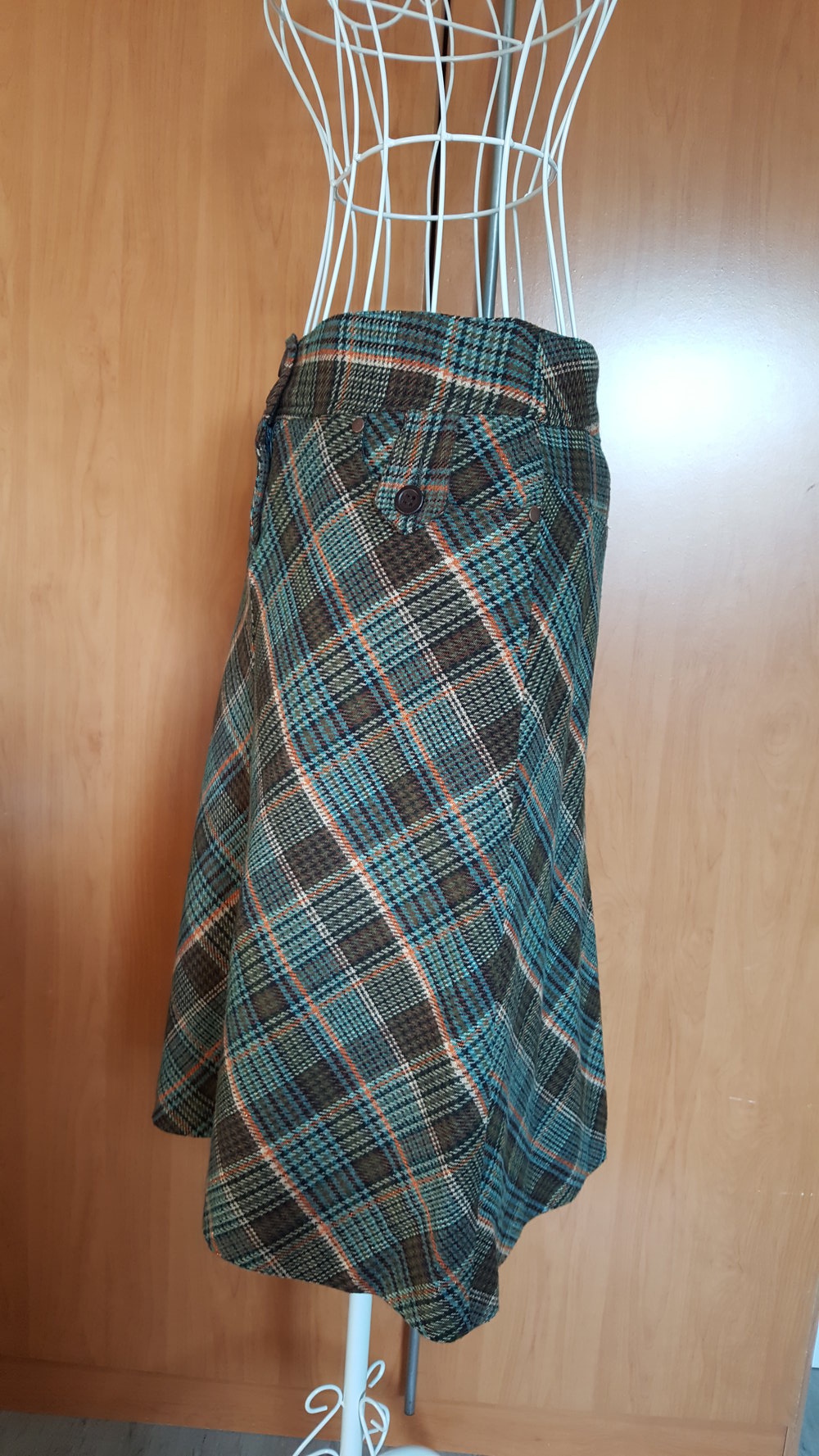 50. Karierter Midi-Rock von H&M, Gr. 36