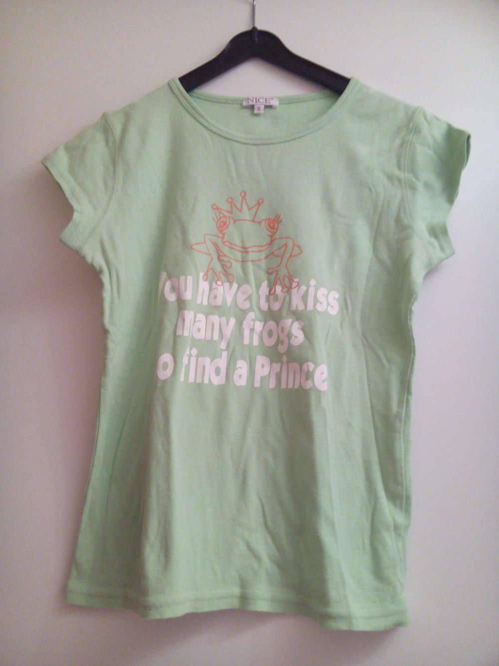 Grünes Mottoshirt