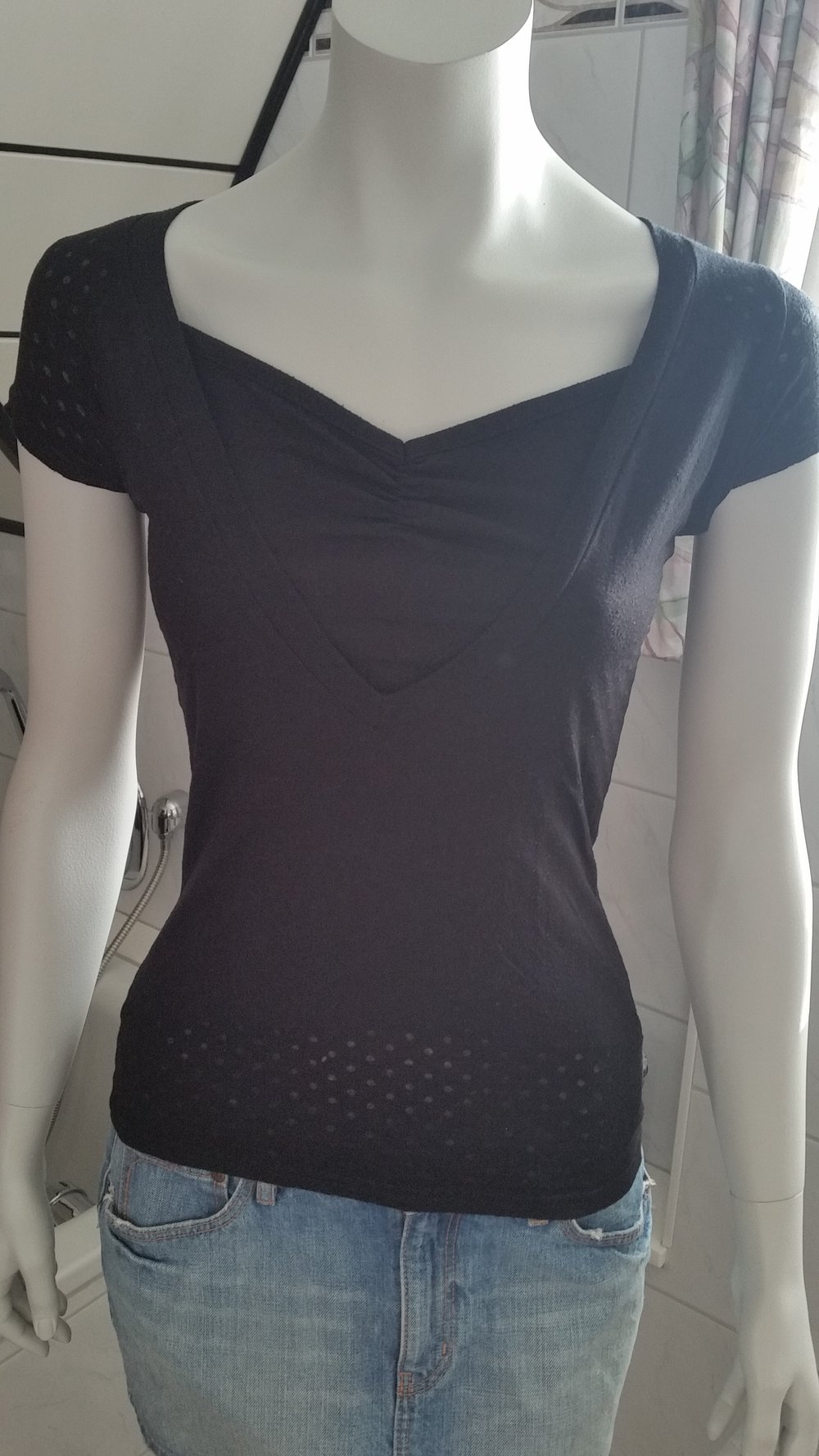 schwarzes T-Shirt
