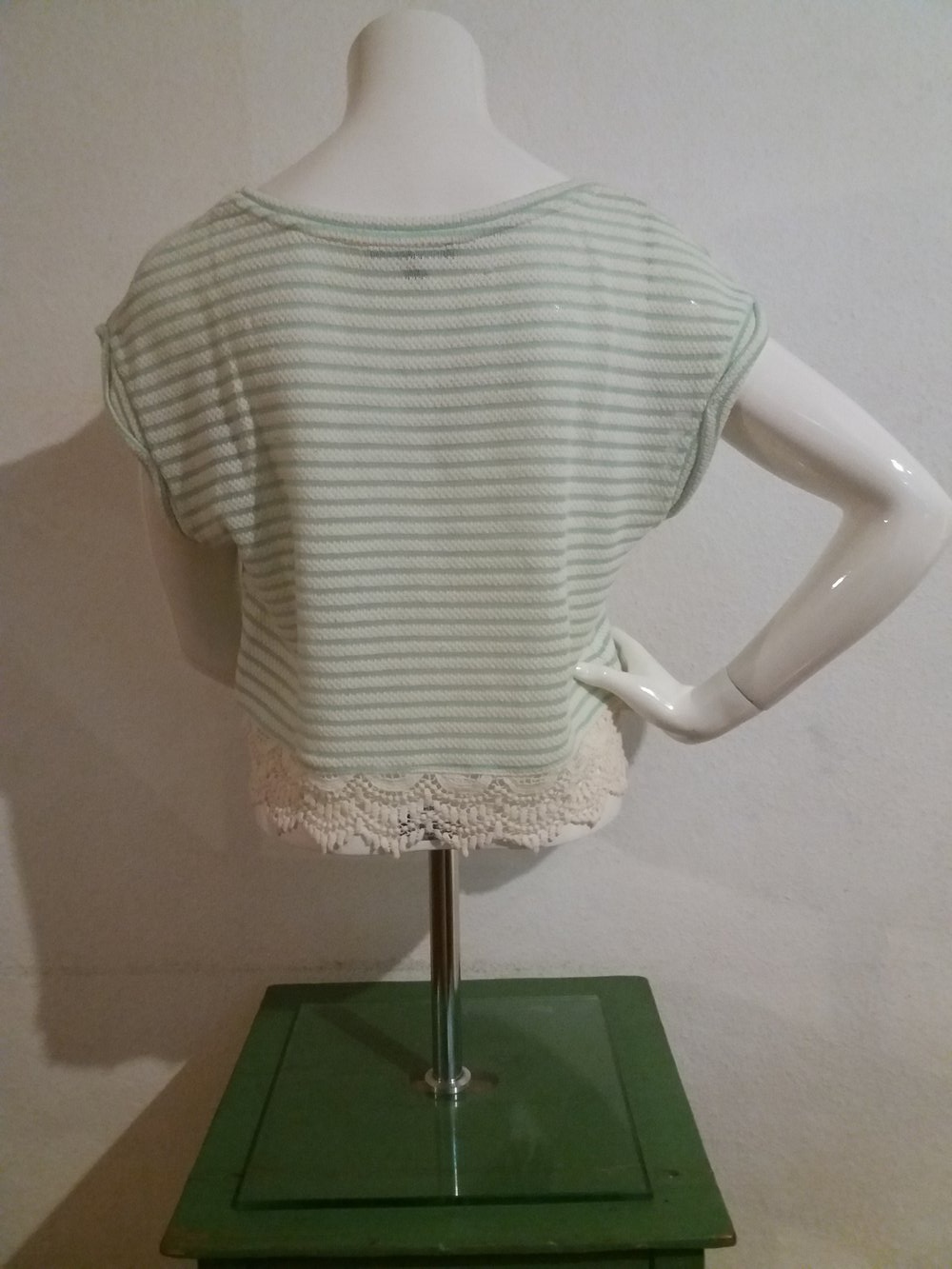 Crop Top mit Spitze