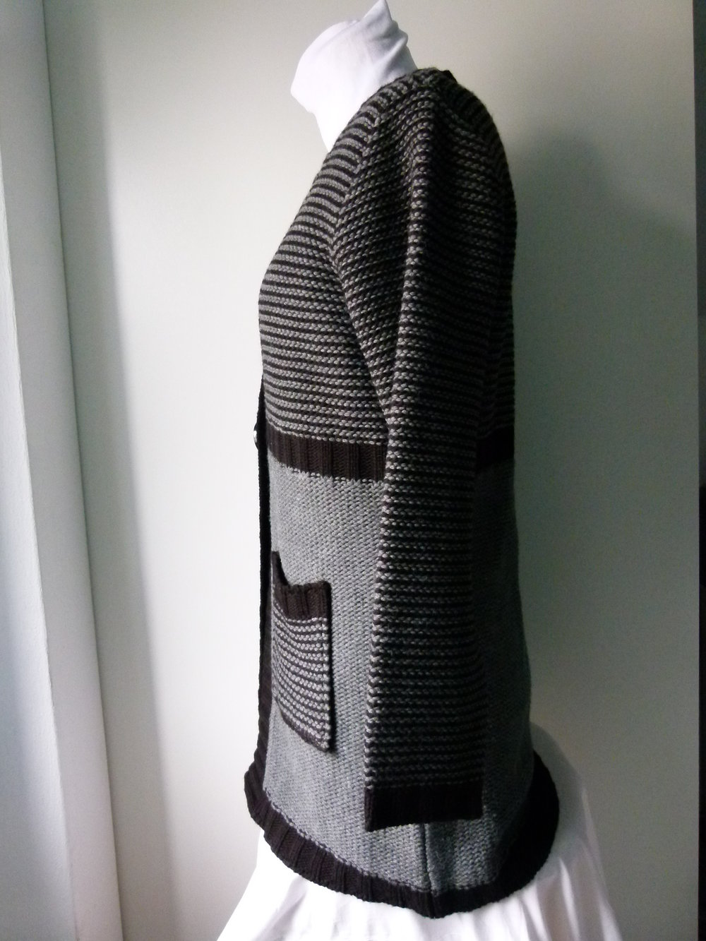Lange Strickjacke Jacke Cardigan, schwarz grau mit Streifen, Boho Mori Lagenlook Winter Herbst Knitwear
